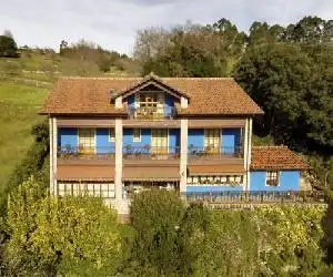 Apartamentos Rurales El Corberu - hotel en Ardines