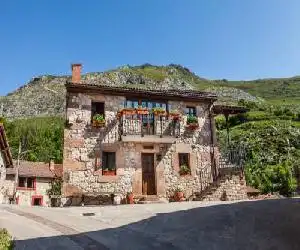 Apartamentos Rurales El Tio Pablo - hotel en Tresviso