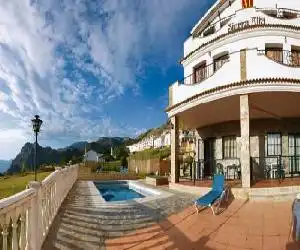 Apartamentos Rurales Sierra Alta - hotel en Benaocaz