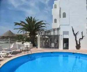 Apartamentos Sabina Playa - hotel en La Savina