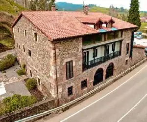 Apartamentos Santa Lucia - hotel en Cabezón de la Sal