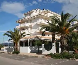 Apartamentos Torrecorinto - hotel en Almarda