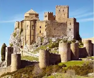 Apartamentos Turísticos Mallos de Huesca - hotel en Ayerbe
