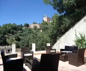 Apartamentos Turísticos Mauror - hotel en Granada