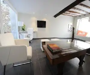 Apartamentos Turísticos Mirablanc - hotel en Valjunquera