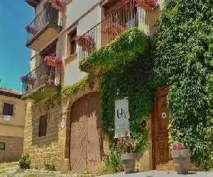 Apartamentos Uncastillo - hotel en Uncastillo