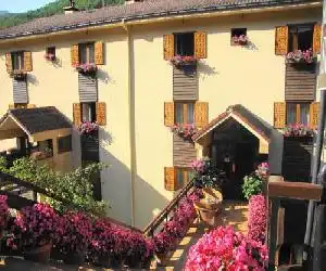 Apartamentos y Habitaciones Sebrango - hotel en Espinama