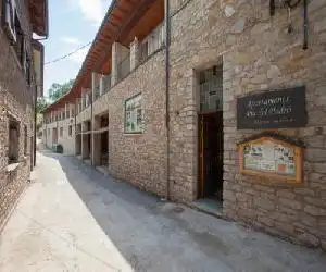 Apartaments Castellar de n'Hug - hotel en Castellar de N?Hug