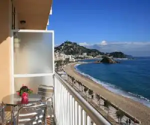 Apartaments El Sorrall - hotel en Blanes