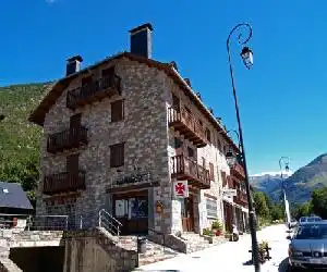 Apartaments La Llucana - hotel en Barruera