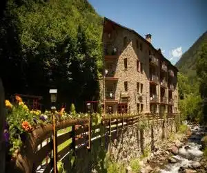 Apartaments La Neu - hotel en Llorts