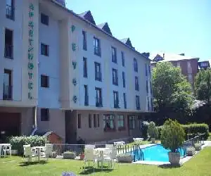 Pey Resort - hotel en Sort