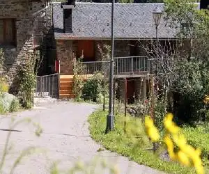 Apartaments Turístics Vilaró - hotel en Llorts