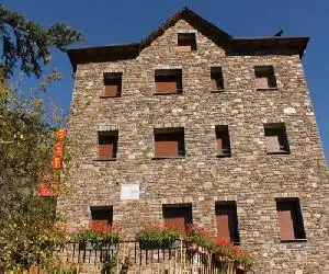 Apartaments Vilaró - hotel en Llorts