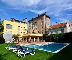 Aparthotel Solé - hotel en Pobla de Segur