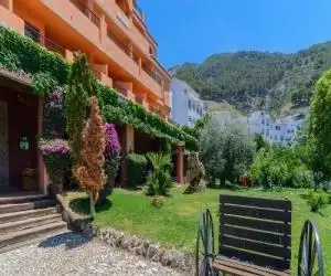 Apartmentos Sierra Tejeda - hotel en Alcaucín