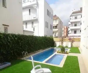 Apartamentos Las Brisas - hotel en L´Estartit