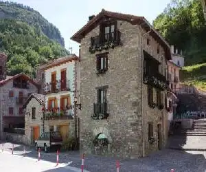 Argonz Etxea - hotel en Urzainqui