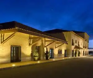 Bodegas Hacienda Albae - hotel en Argamasilla de Alba