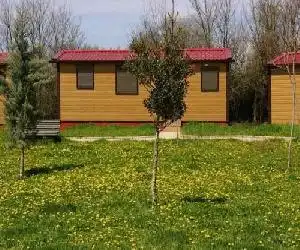 Bungalows Granja Escuela Arlanzón - hotel en Arlanzón