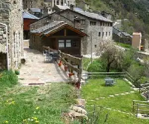 Cal Mestre - hotel en Fornells de la Muntanya