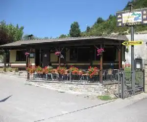 Camping El Jabalí Blanco - hotel en Fiscal