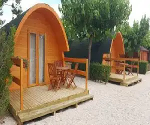Camping Els Ports - hotel en Arnés
