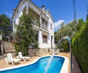 Casa De Vacaciones "CAL VIVES" - hotel en Canyelles