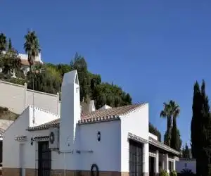 Alluring Villa in Arenas with Private Swimming Pool - hotel en Algarrobo-Costa