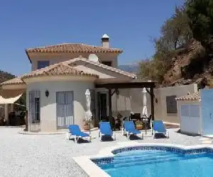 Gorgeous Villa in Arenas Spain With Private Swimming Pool - hotel en Arenas