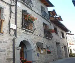 Apartamento Casa Pelentos - hotel en Sandiniés