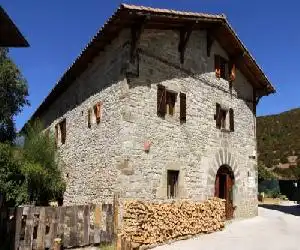 Casa Rural Ardantzena - hotel en Erro