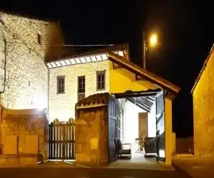 Casa Rural Asturias la Tienda de Villanueva - hotel en Villanueva De Colombres