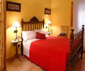 Casa Rural Can Coll - hotel en Garriguella