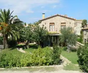 Casa Rural Can Ginesta - hotel en San Felíu de Boada