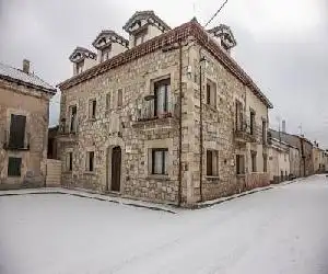 Casa Rural Castillo Diempures - hotel en Cantalojas
