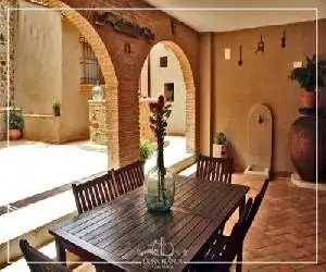 Casa Rural Doña Blanca - hotel en Santa Cruz de la Sierra