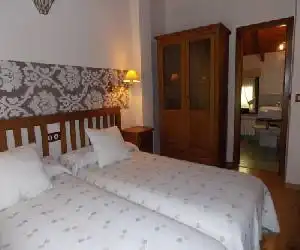 Hostal El Recanto - hotel en Vega de Valcarce