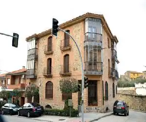 Apartamentos Turísticos La Posada - hotel en Oropesa