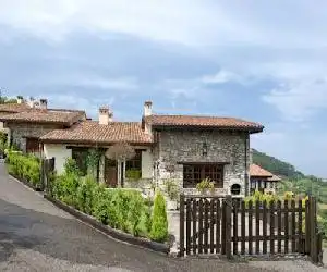 Casas Rurales El Llugarón - hotel en Miravalles