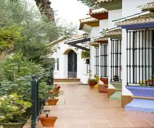 Casa Rural Los Pinos - hotel en Valmuel