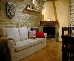 Casa Rural Nuri de Rei A y B - hotel en Todolella