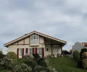 Casa Rural Zearreta Barri - hotel en Barrika