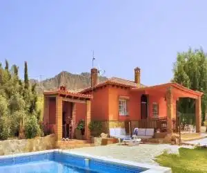 Quaint Cottage in Andalusia with Pool - hotel en Villanueva de la Concepción