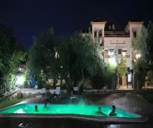 Apartamentos La Suerte - hotel en Hinojares