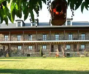 Alojamiento en entorno rural Los Trobos - hotel en Villar de Otero
