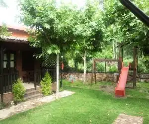 Complejo Camping La Mata - hotel en Madrigal de la Vera