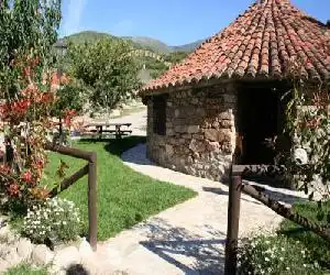 Complejo Rural Los Chozos - hotel en Jerte