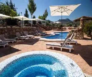 Cortijo Sabila - hotel en Villanueva del Rosario