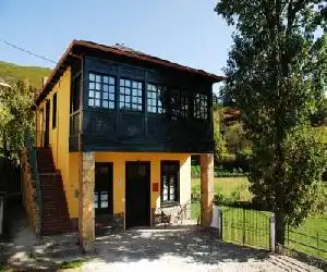 El Balcón De Muniellos - hotel en Oballo